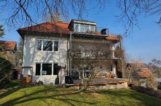 Wohnung kaufen in Hofmarkstraße 7a, 82152 Planegg, Planegg Zentrum schöne, helle, ruhige 3 Zi. Whg, gr. Balkon, Parkett, EBK, Kamin, Garage. TOPLAGE