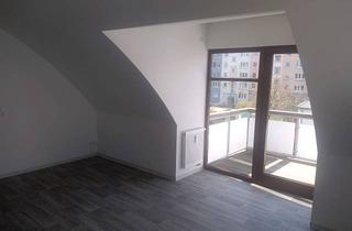 Wohnung kaufen in 09599 Freiberg, Kapitalanlage, gut vermietete 2-Zimmer Dachgeschosswohnung mit Balkon