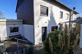 Doppelhaushälfte kaufen in 58809 Neuenrade, Modernisierte Doppelhaushälfte auf 1.273 m² Endgrundstück mit Waldanschluss in Neunrade