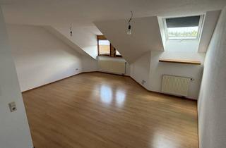 Wohnung mieten in Karl-Hald-Straße, 72213 Altensteig, Sehr schöne, helle 3,5 Zimmer Whg. mit Stellplatz in Altensteig Überberg zu vermieten