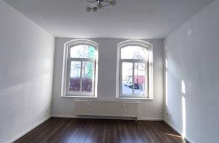 Wohnung mieten in 08527 Plauen, Großzügige 2-Zimmer-Wohnung mit Terrasse und PKW-Freistellplatz!