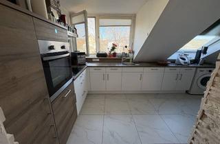 Wohnung kaufen in 75175 Pforzheim, Attraktive 3,5-Zimmer-Dachgeschosswohnung – WG-geeignet und nahezu möbliert