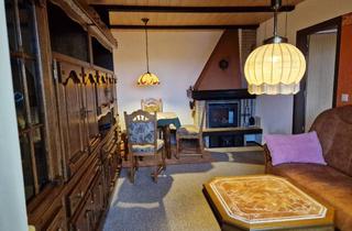 Haus kaufen in 08606 Oelsnitz, Idyllisches Ferienhaus in sonniger Hanglage mit Kamin, Terrasse, Balkon und kompletter Möblierung