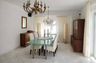 Einfamilienhaus kaufen in 40764 Langenfeld, Ihr Traumhaus in Langenfeld: Tradition trifft auf modernen Wohnkomfort