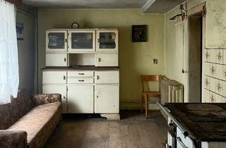 Haus kaufen in 07958 Hohenleuben, Charmantes Reihenmittelhaus im Herzen von Hohenleuben – Ihre Chance zur individuellen Gestaltung