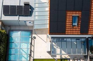 Doppelhaushälfte kaufen in 86899 Landsberg, Landsberg am Lech - Luxus-Doppelhaushälfte mit Smart Home, Pool, Premium-Küche, Heimkino, Kamin & Wintergarten