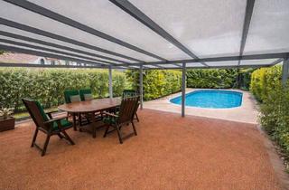 Einfamilienhaus kaufen in 12623 Berlin, Berlin - Familienidylle mit Garten, Pool & Zukunftschance