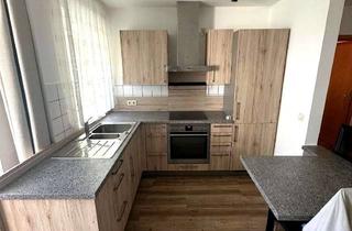 Wohnung kaufen in 78713 Schramberg, Gepflegte 1-Zimmer-Wohnung mit Balkon, Einbauküche und Tiefgaragenstellplatz