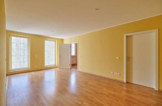 Wohnung kaufen in Hertzstraße 15, 13158 Rosenthal, "Bezugsfreie, helle 2 Zimmer Wohnung mit Balkon, Fahrstuhl und Stellplatz in Wilhelmsruh"