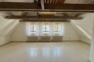 Wohnung mieten in Marktplatz 21, 72379 Hechingen, Außergewöhnliche Maisonette im Dachgeschoss – Galerie mit Holzbalken, Blick auf den Marktplatz
