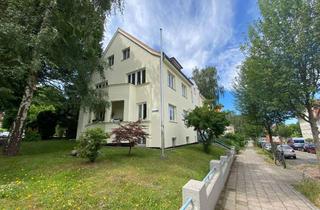 Wohnung mieten in Schliemannstraße 43, 18059 Hansaviertel, 2-Raum-Wohnung mit Altbaucharme und Einbauküche