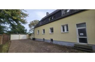 Doppelhaushälfte kaufen in 44581 Castrop-Rauxel, Doppelhaushälften mit viel Platz & Potenzial – ideal für Familien & Mehrgenerationenwohnen