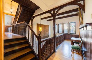 Villa kaufen in 53579 Erpel, Villa am Rhein -TOP modernisiert- mit Park und Nebenhaus - große Garage - in Erpel