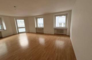 Wohnung mieten in Hochstr. 83, 47798 Stadtmitte, Ideal für Stadtliebhaber: Schicke, helle 3-Zimmer-Wohnung mit EBK, renoviert und bezugsfertig