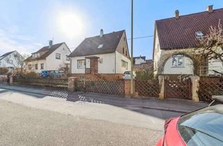 Haus kaufen in 71229 Leonberg, Freistehendes Zweifamilienhaus mit Garage und Garten in Leonberg-Eltingen