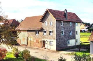 Bauernhaus kaufen in 72226 Simmersfeld, Historisches Bauernhaus mit großen Ausbaureserven und Scheune, provisionsfrei zu verkaufen.