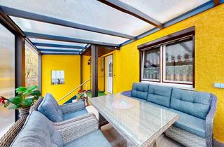 Doppelhaushälfte kaufen in 15345 Altlandsberg, Modernisierte Doppelhaushälfte mit Pool, Garage & Gartenhaus