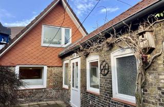 Haus kaufen in 25746 Heide, Historisches Wohnhaus mit separatem Zugang und Gestaltungsspielraum für individuelle Wohnkonzepte