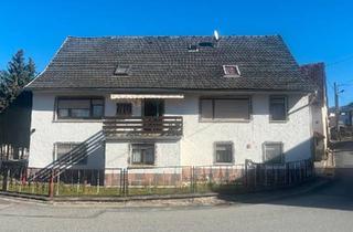 Haus kaufen in 96528 Effelder-Rauenstein, Frankenblick - Großes Haus mit Garten & 2 Garagen 140 m² Effelder (Frankenblick)