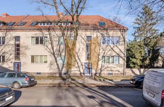 Wohnung kaufen in 12555 Köpenick, Märchenviertel in Köpenick: Vermietet, 2-Zimmer, Einbauküche, Balkon, Gartennutzung im Denkmal