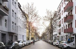 Wohnung kaufen in Lausitzer Straße 45, 10999 Kreuzberg, Altbaucharme in Kreuzberg: 1-Zimmer-Wohnung zwischen Kiezleben, Spree und Görlitzer Park!