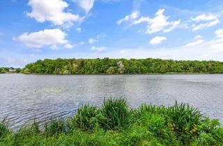 Wohnung kaufen in 14482 Babelsberg Nord, Top-Lage: Der Seeblick mit großzügiger Dachgeschosswohnung!