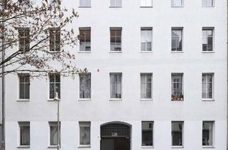 Wohnung kaufen in Lausitzer Straße 45, 10999 Kreuzberg, Attraktive Kapitalanlage im gefragten Kreuzberg – 3-Zimmer-Altbauwohnung mit perfektem Grundriss!