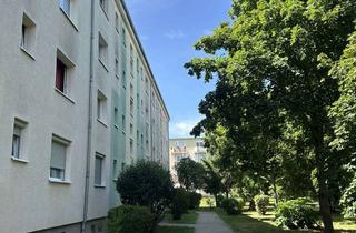 Wohnung kaufen in Albert-Schweitzer-Straße 42, 06667 Weißenfels, Gepflegte 3-Zimmer Dachgeschosswohnung in Weißenfels