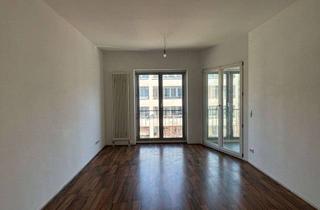 Wohnung mieten in Janusz-Korczak-Straße 17A, 12627 Hellersdorf, Schnuckliges Apartment für max. 2 Personen - mit Aufzug, Wannenbad und Wintergarten!