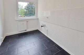 Wohnung mieten in Collmener Straße 10, 04680 Zschadraß, Wir renovieren! 2-Zimmer-Wohnung mit Balkon in grüner Umgebung!