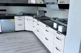 Wohnung mieten in 92348 Berg, Großzügige 4-Zimmer-Wohnung mit neuer Einbauküche, Balkon & Carport – 120 m² Wohnfläche