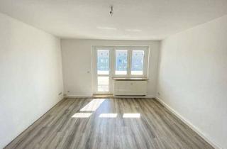 Wohnung mieten in 07570 Weida, Teilsaniert & stilvoll: 3-Raum-Wohnung in Weida mit modernem, dunklem Boden, schönem Bad & Balkon!