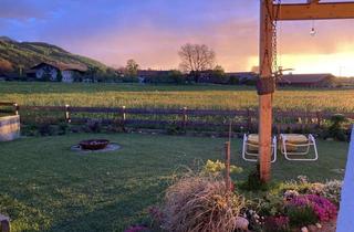 Haus kaufen in Hochgernstraße 22, 83346 Bergen, Von Privat: Hochwertig kernsanierte DHH mit Bergblick | 218 m² Wohnfläche | PV & Erdwärme | Bergen