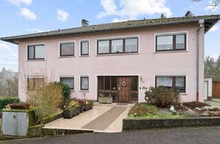 Haus kaufen in 54441 Kastel-Staadt, Raum für Generationen: Ihr teilmodernisiertes Zweifamilienhaus mit PV-Anlage in Kastel-Staadt