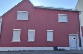 Einfamilienhaus kaufen in Eisenbahnstraße 76, 65439 Flörsheim, Einfamilienhaus mit großer Dachterrasse– viel Potenzial zur individuellen Gestaltung