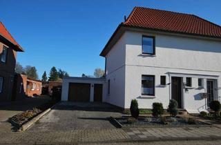 Haus kaufen in 26316 Varel, ZEIT ZUM LEBEN - Optimierte DHH mit Garage – Zentral in Varel Ruhige Sackgassenlage!