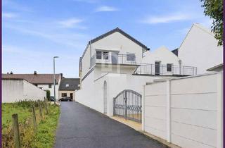 Einfamilienhaus kaufen in 50189 Elsdorf, Wohnen & Vermieten – Besonderes Ensemble mit bezugsfreiem Einfamilienhaus & Perspektive