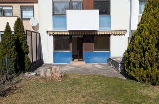 Reihenhaus kaufen in 90471 Langwasser, Platzwunder mit Potenzial: Leerstehendes Reihenhaus in Top-Lage mit großer Ausbaureserve!