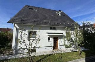 Haus kaufen in Hohenzollernstr. 18, 74385 Pleidelsheim, Freistehendes Zweifamilienhaus mit Doppelgarage