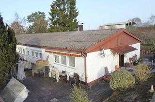 Doppelhaushälfte kaufen in 66679 Losheim, Bungalow-Doppelhaushälfte mit ca. 200 m² Wohnfläche auf einer Ebene
