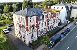 Wohnung kaufen in 08261 Schöneck, Ihr neues Zuhause: 3 Zimmer, Einbauküche & Familienkomfort in Schöneck