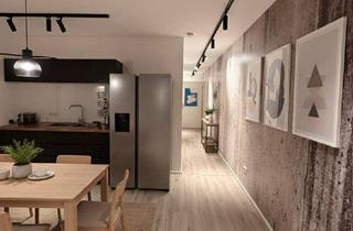 Wohnung kaufen in 50171 Kerpen, 2-Zimmer-Dachgeschosswohnung mit umlaufender Dachterrasse & Stellplatz in Kerpen