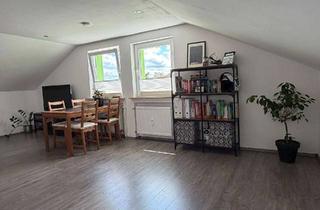Wohnung kaufen in Auf Rinelen 40, 78056 Villingen-Schwenningen, Günstige, sanierte 2-Zimmer-Dachgeschosswohnung in Villingen-Schwenningen