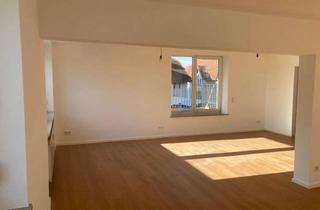 Wohnung mieten in 66123 Saarbrücken, Lichtdurchflutete 3,5-Zimmer Wohnung mit Balkon in Saarbrücken-Rotenbühl