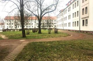 Wohnung mieten in Strasse Des Friedens 28, 06217 Merseburg, Helle 2-Raum-Wohnung -- Jobcenter möglich !