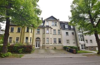 Anlageobjekt in Lichtenwalder Straße 10, 09131 Ebersdorf, Attraktives Mehrfamilienhaus zum Verkauf: Voll vermietet, mit Stellplätzen und Balkonen!