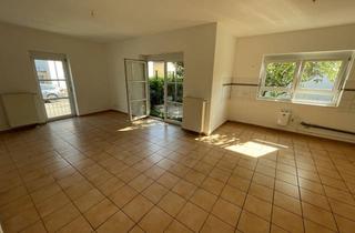 Wohnung mieten in 76189 Karlsruhe, Wohnen im Grünen: EG-Wohnung mit großer Wohn-Essküche und Terrasse in Karlsruhe-Daxlanden