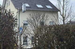 Einfamilienhaus kaufen in 73614 Schorndorf, Schorndorf - Großzügige Doppelhaushälfte mit Sieben Zimmern!