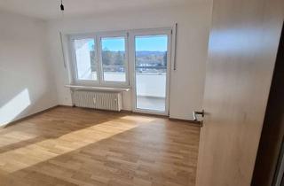 Wohnung kaufen in 82538 Geretsried, 83,5 m² Wohnkomfort – 3 Zimmer, XXL-Balkon, Dusche und Badewanne – sofort frei