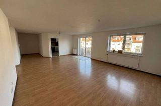 Wohnung mieten in Am Rosengarten 12, 36037 Fulda, Gepflegte Wohnung mit vier Zimmern und Balkon in Fulda!